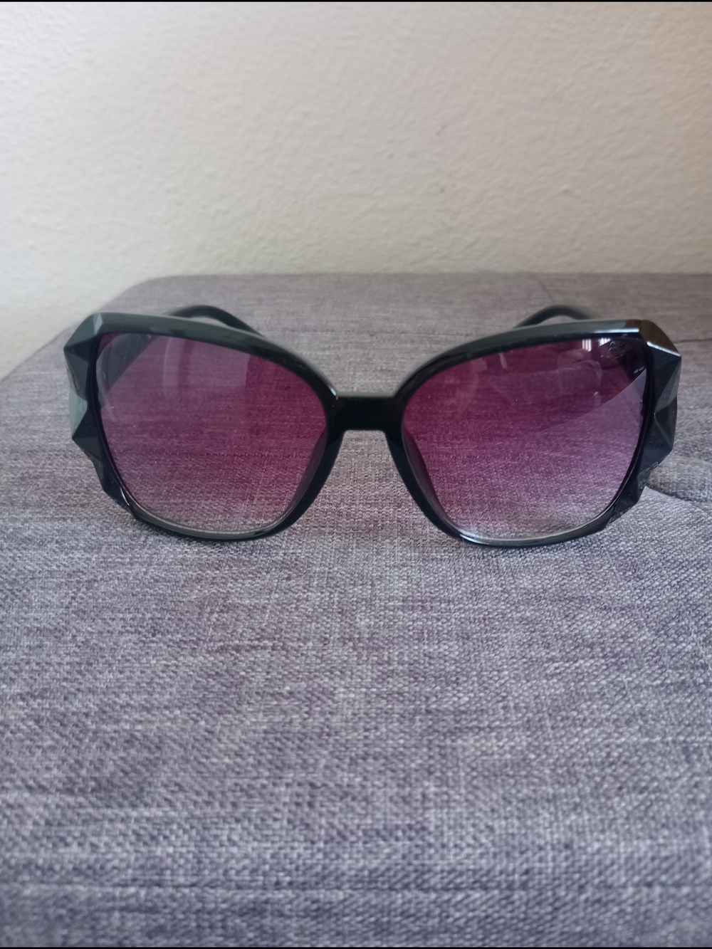 New Women's Black Frame Sunglasses with Purple Gradient Lenses